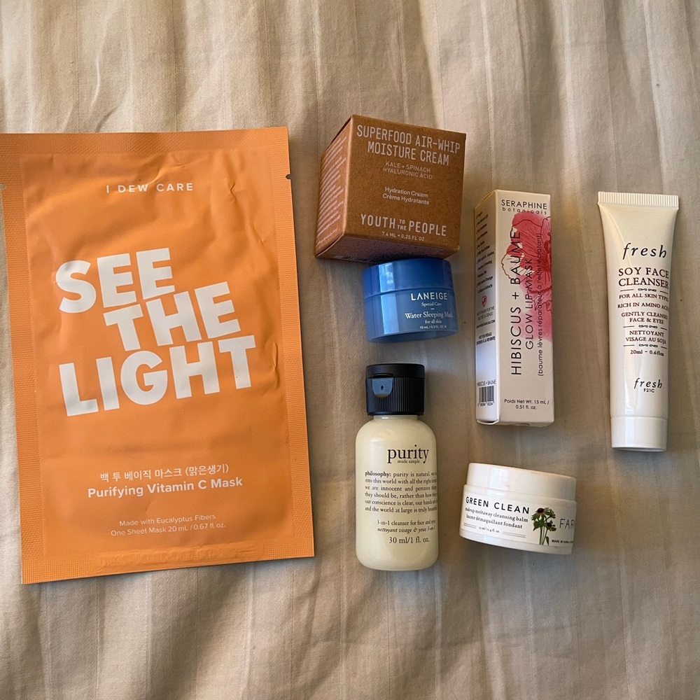 7 Piece Skincare Set!